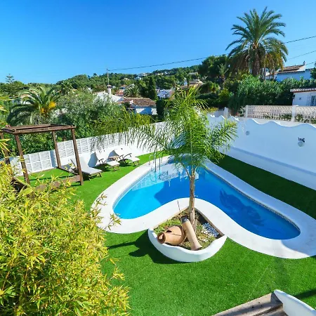 Los Aguilares Villa *